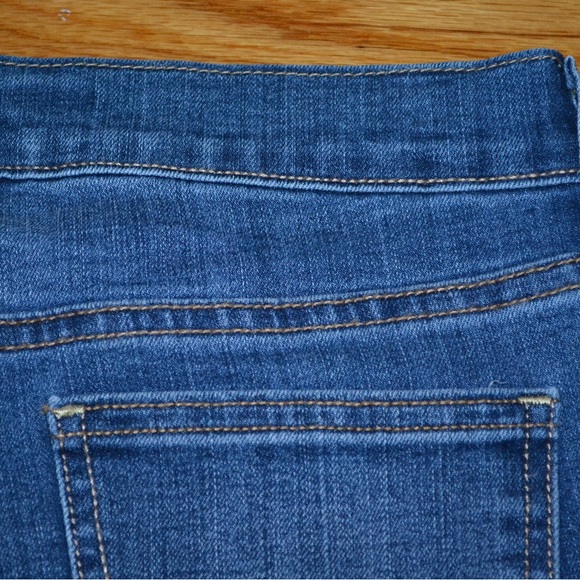 Women’s Old Navy denim jeans, size 2 short (2S) - Picture 10 of 11